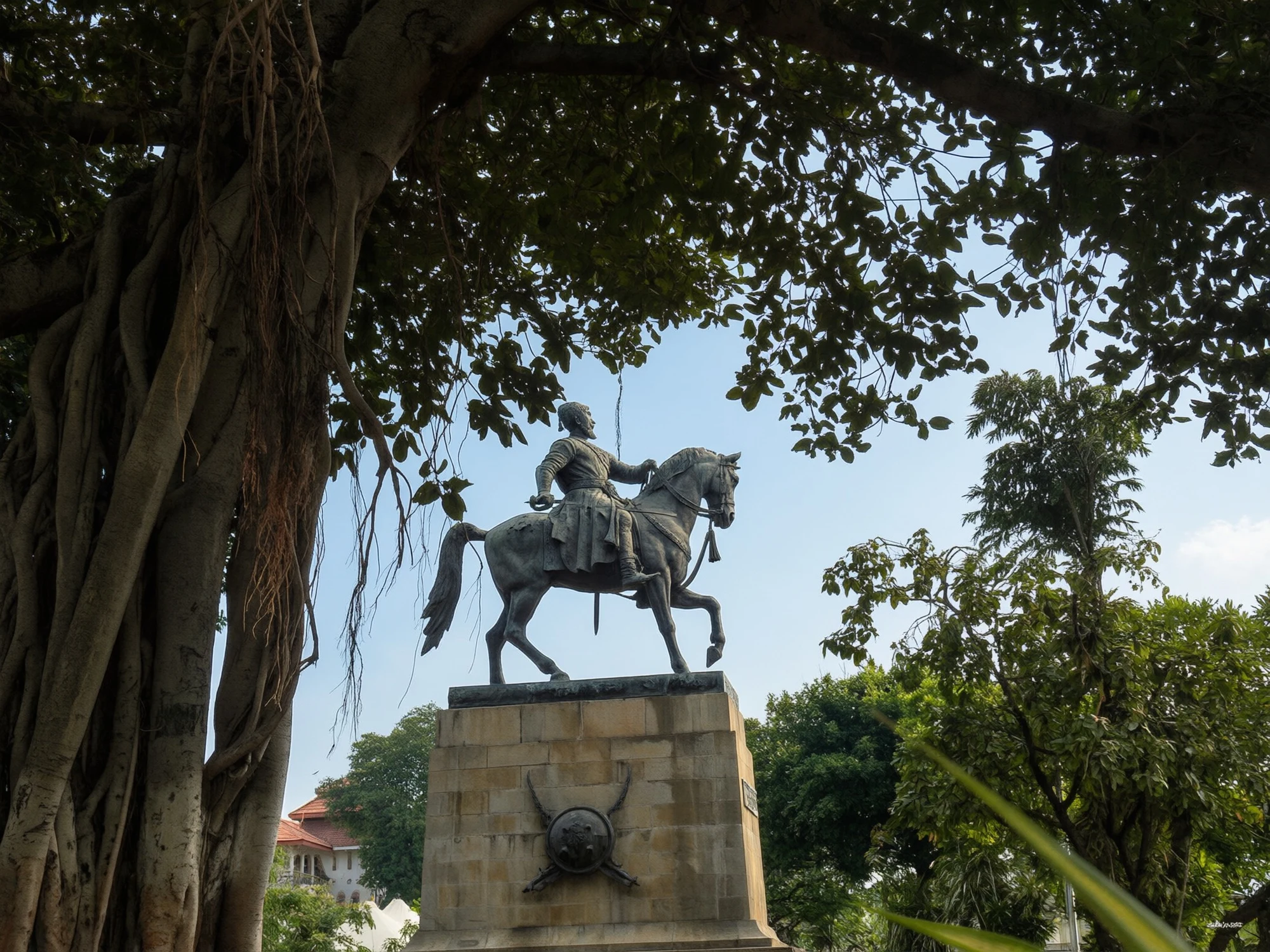 ඡත්‍රපති ශිවාජි ප්‍රතිමාව අසල: ඉන්දියා ගේට්වේ සහ අරාබි මුහුද
